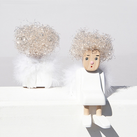 Angelika, small, sitting, feather wings, angel hair, beech wood